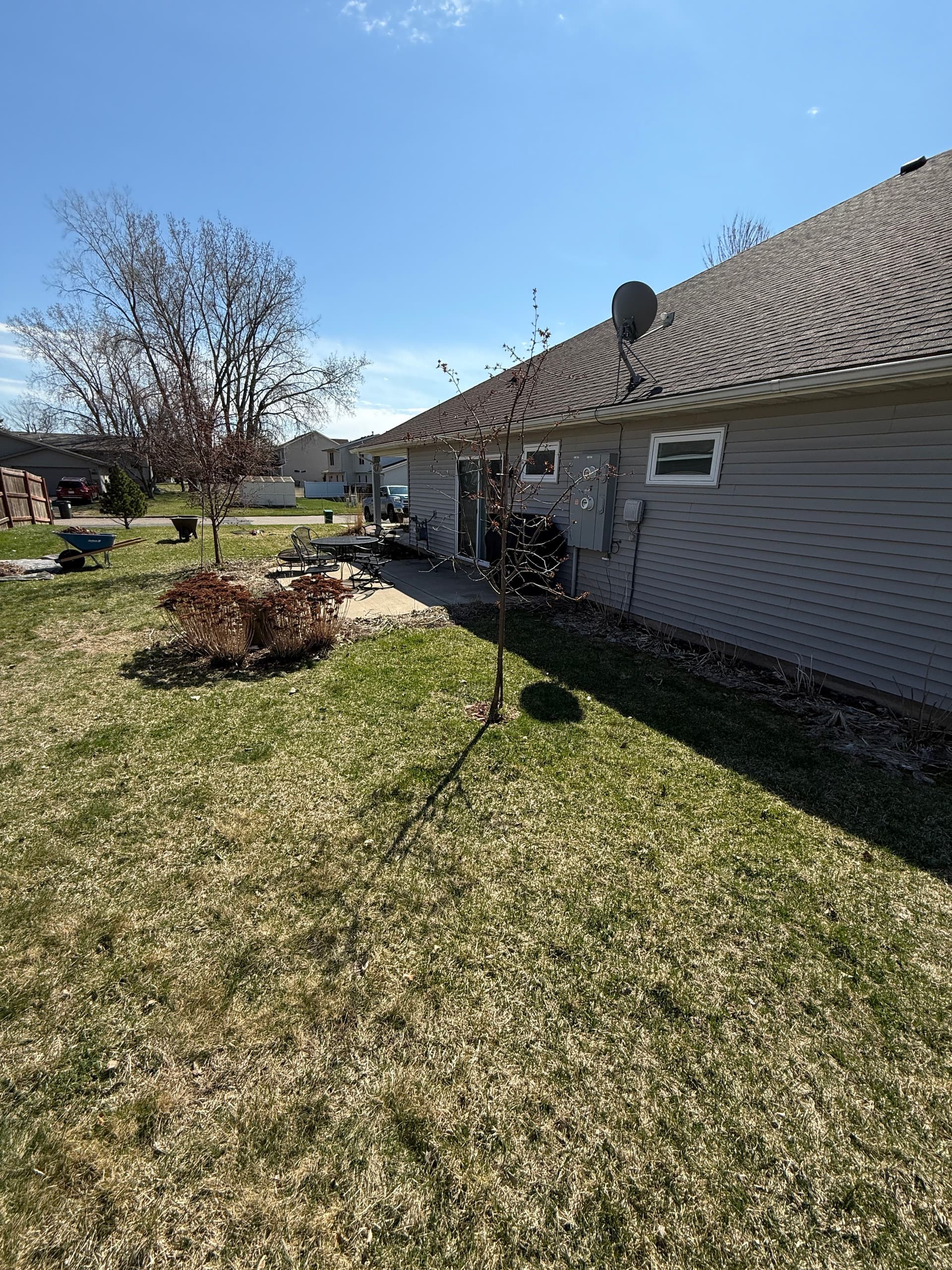 Gallery photos for Spring Cleanup and Mulch Install in Hudson Wisconsin: Image #4