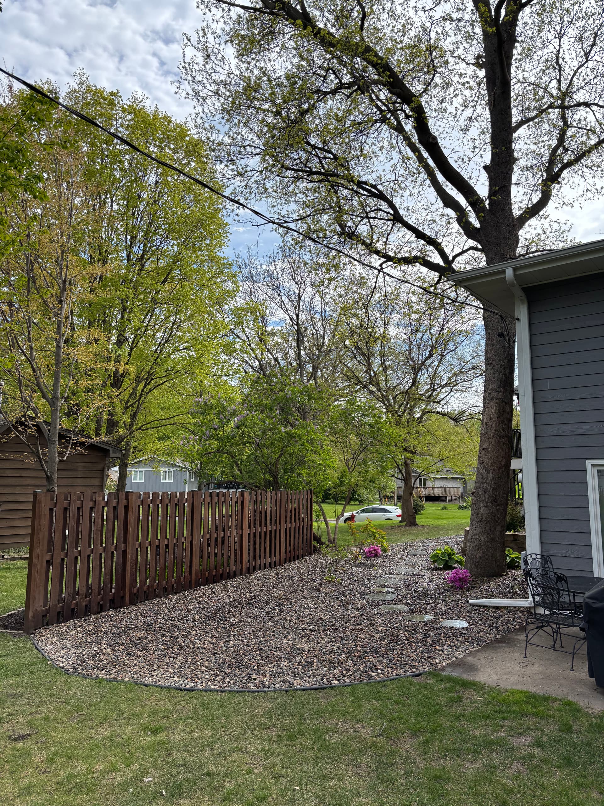 Gallery photos for River Rock and Stone Steppers Give This Yard a Cleaner Look: Image #2